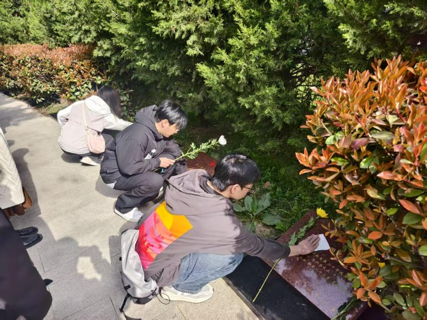 https://mmbiz.qpic.cn/sz_mmbiz_png/FcZ6kiaagMb3mQ9YNHvc07rKjJVrRbX6Em674F4d0Af8C47QkQ02saibodv09jmSLibdhPdsSV27eQFxUuUwzHtxg/640?wx_fmt=png&from=appmsg
