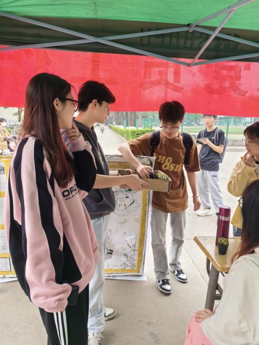 https://mmbiz.qpic.cn/sz_mmbiz_png/FcZ6kiaagMb1Jwjec5T8MTqdRiaan8VLgLXubq04aM3icY3LReiaGURX2IYfkralxZSxIfgFlPQibianwDrrM65Smbkg/640?wx_fmt=png&from=appmsg
